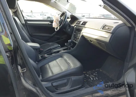 2014 Volkswagen Passat 2.5L Wolfsburg Edition из США, поврежденный, VIN 1VWAP7A39EC022860